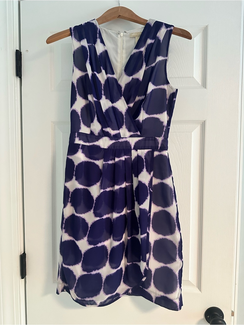 Purple and White Banana Republic Polka-Style Sleeveless Dress, size 2